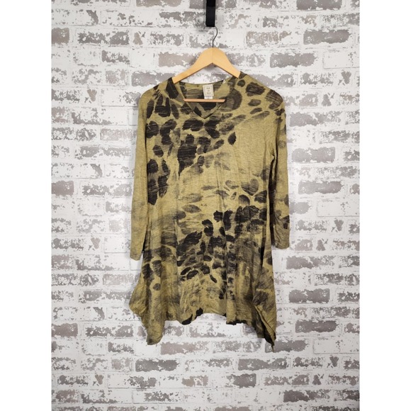 Jess & Jane Tunic Top Size Small Green Black Brushed Art Asymmetrical Hem USA - Picture 1 of 16